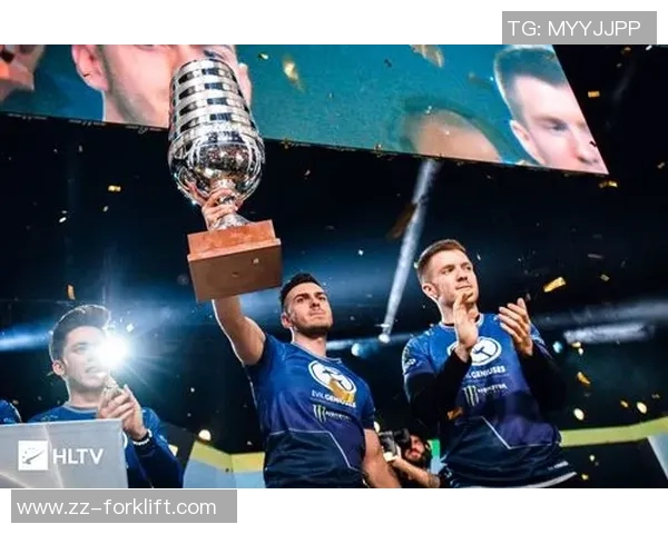 上海网球队在大满贯积分榜中以81分稳居首位引发关注 上海网球队在大满贯积分榜中以81分稳居首位引发关注