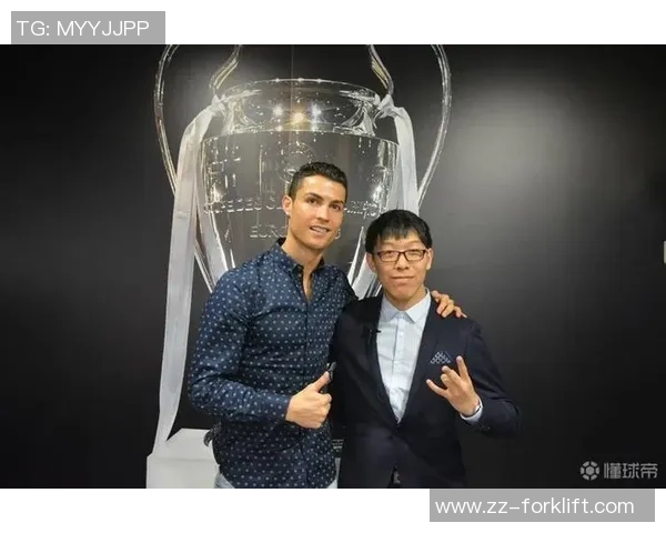 个性化定制足球礼物让每一位球迷都感受到独特的热情与关怀